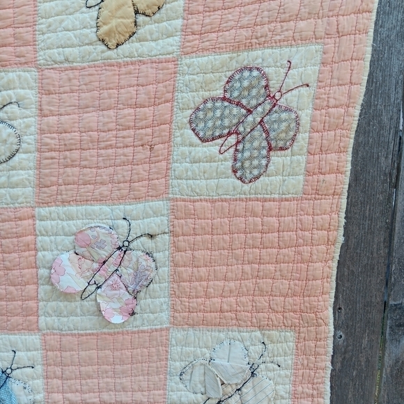 Vintage Butterfly Hand Quilted Quilt - Picture 15 of 16